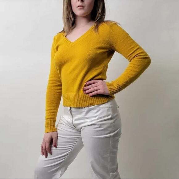 Old Navy Gold Sweater - Picture 5 of 6